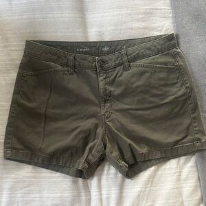 Women's Olive 5" Bermuda Shorts